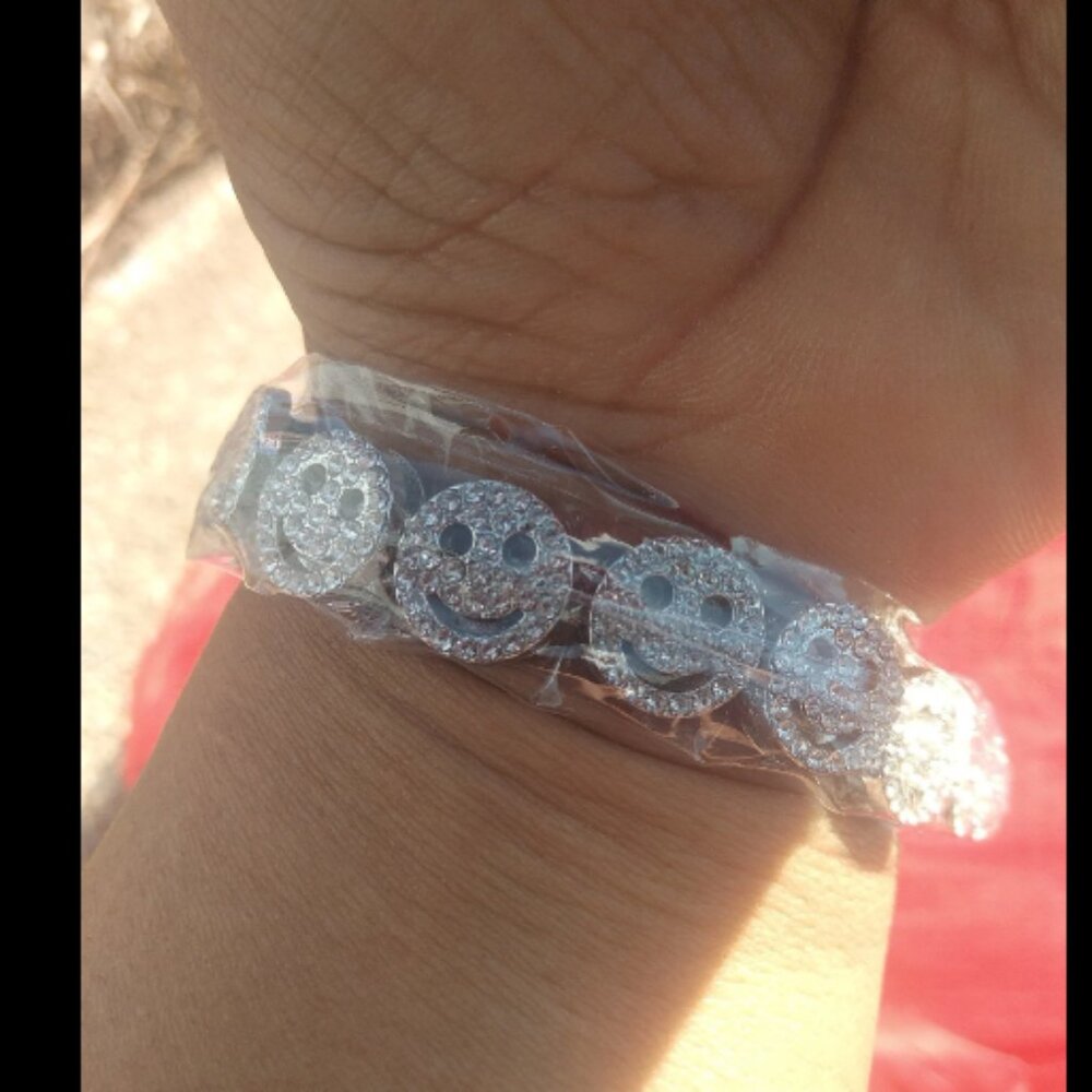 Bracelet unisex smile smiley face Never used silvertone gift wedding emoji